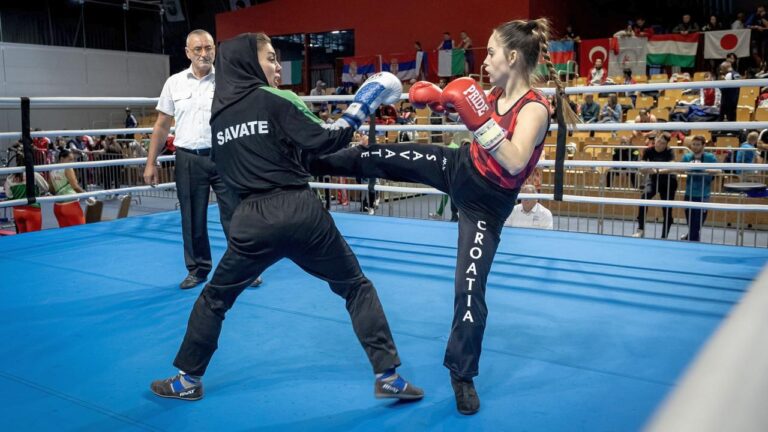 Helena Beljak s hrvatskom reprezentacijom na Svjetskom prvenstvu u savate boksu